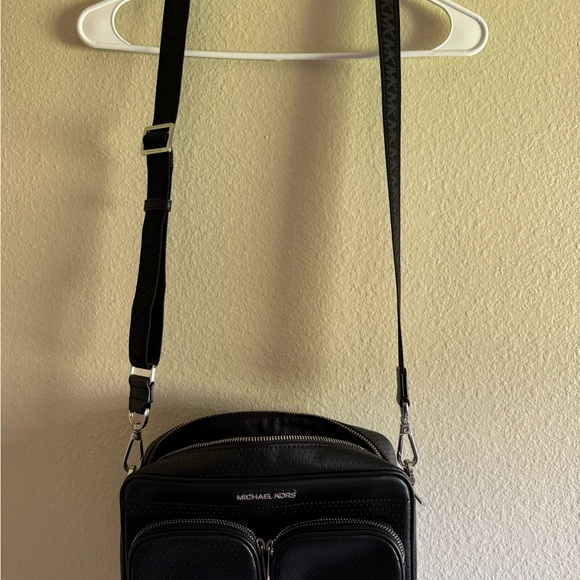 Michael Kors Black Men's Messenger Bag - Picture 1 of 4